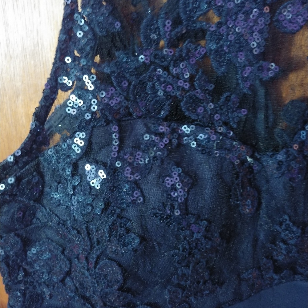 Dress - Picture 2 of 4
